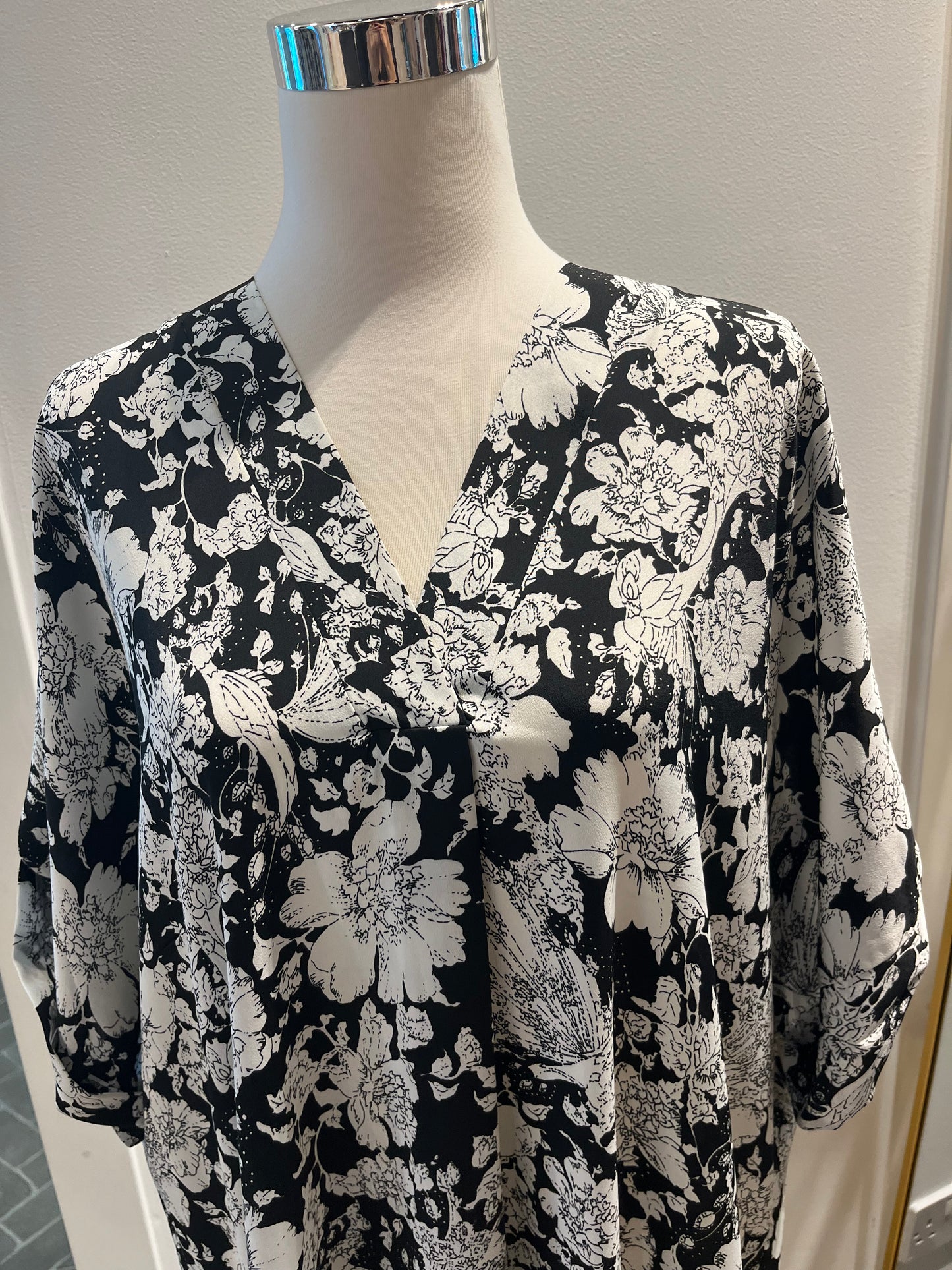 Dress floral black and white